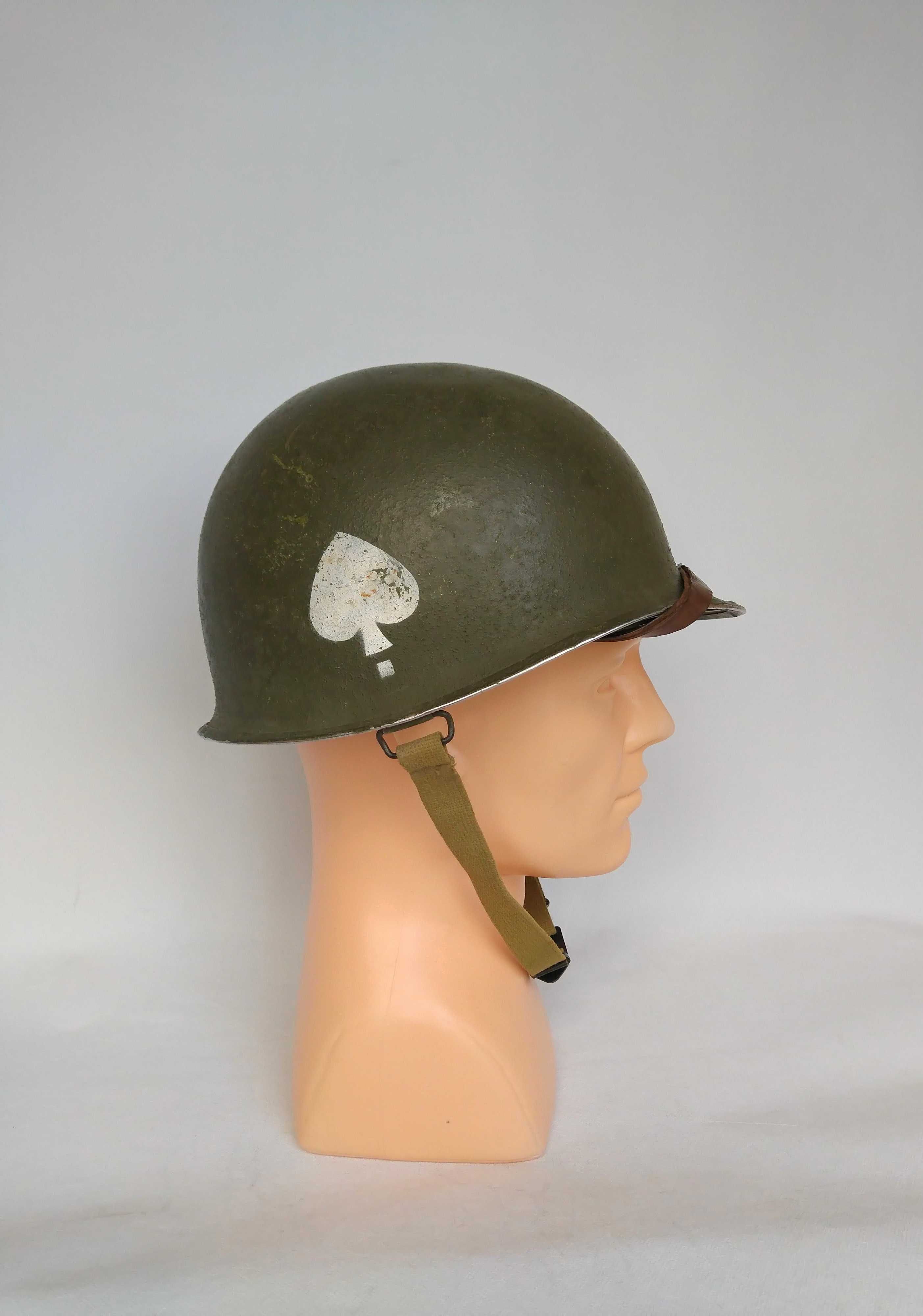 Hełm stalowy US M1 emblemat 506. pułk piechoty spadochron. 506th PIR