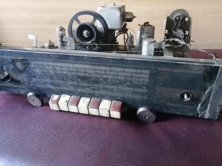 Радио приёмник ламповый