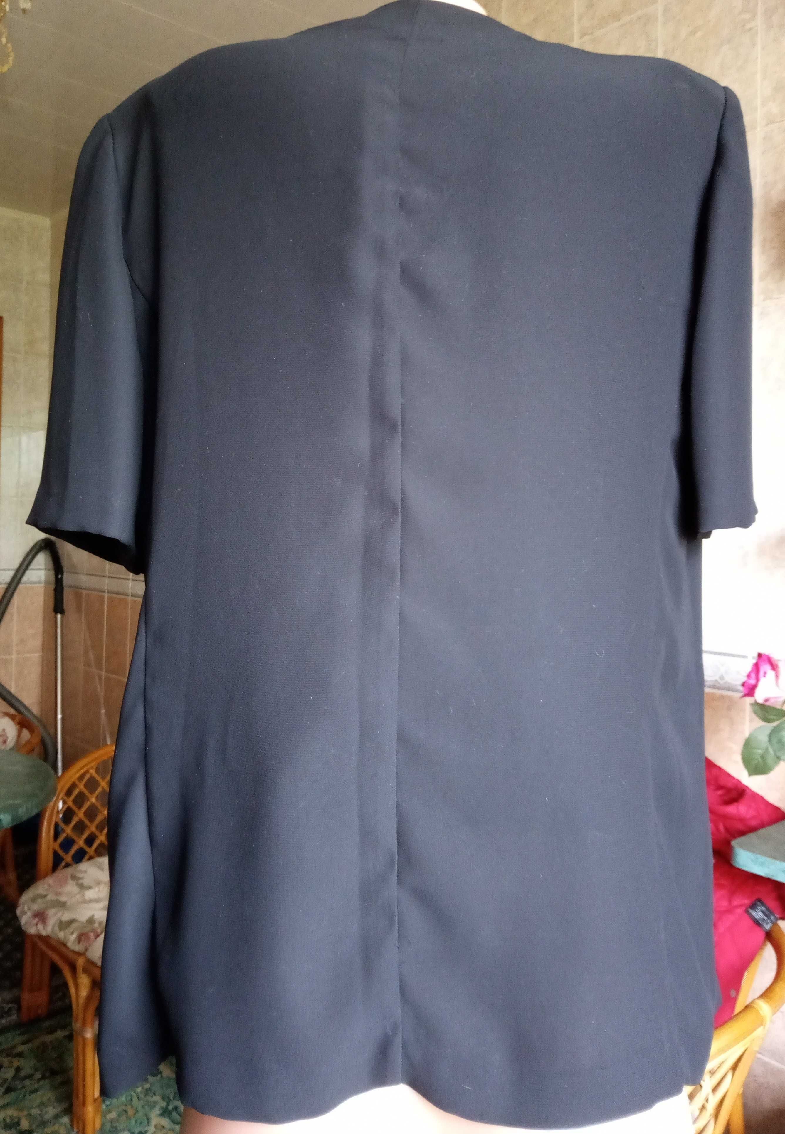 Костюм Италия двоечка жакет-накидка и блуза с черно-белым кружевом
