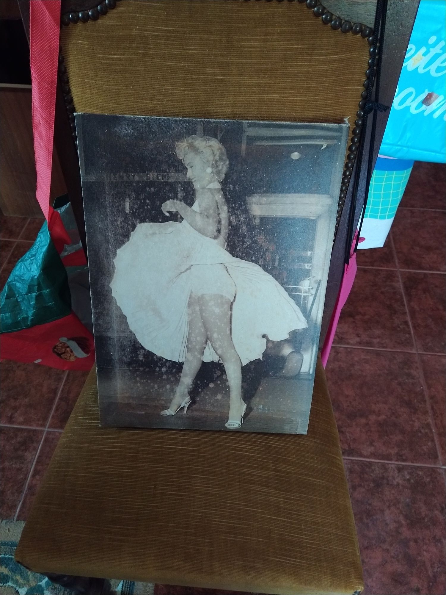 Quadro.           .