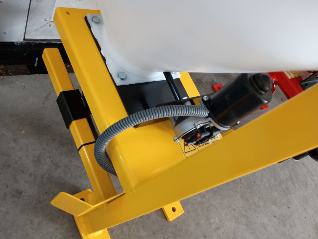 Siewnik poplonu 110L Siewmet Producent