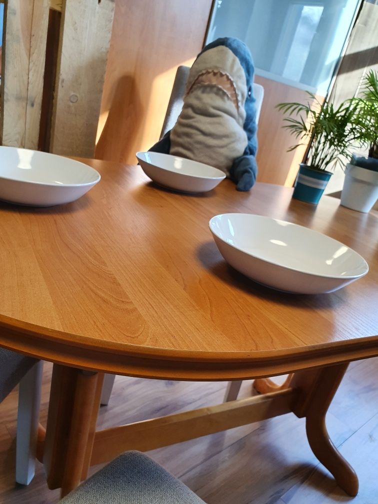Duży stół rozkładany, pokojowy dla całej rodziny! Zadbany! Obiaaad!
