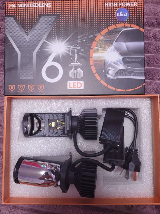 Лед автолампи Н4 з лінзою