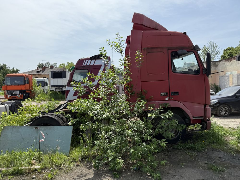 Volvo FH12 тягач