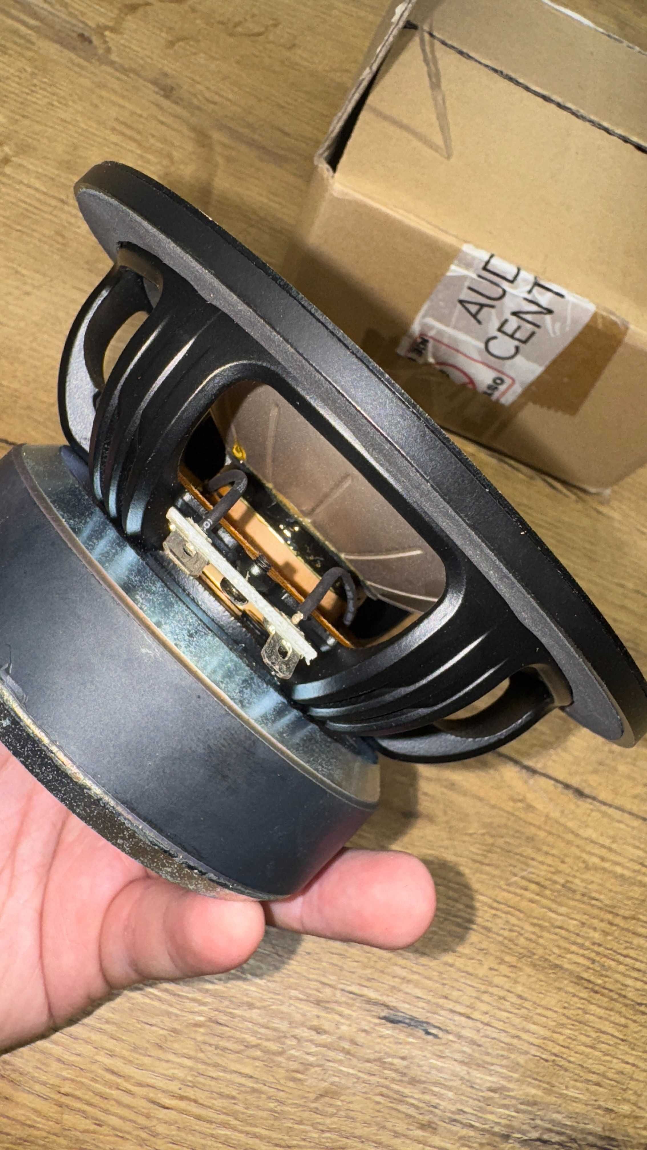głośnik dbgx207-5 z kolumny monitor audio gx 200