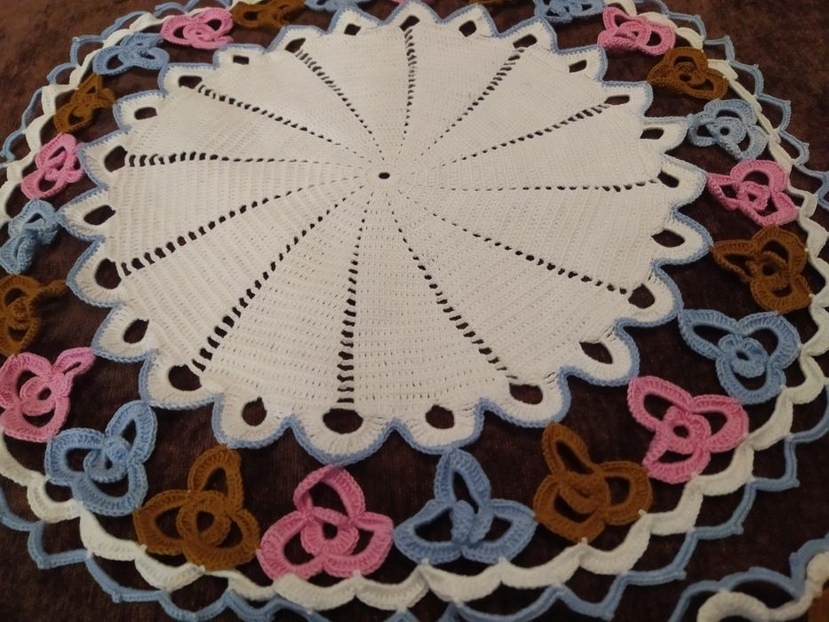 Conjunto 3 naperons feitos à mão