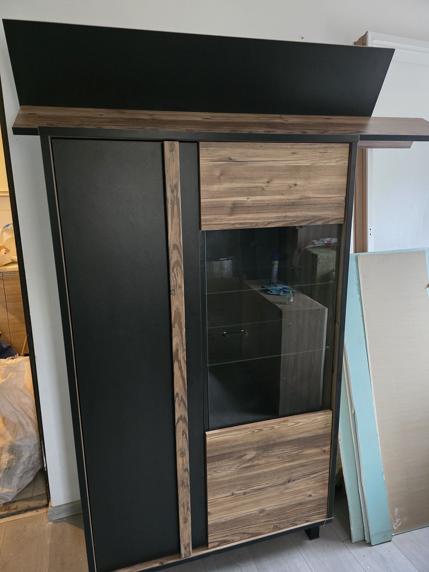 Elegancka Witryna Loft/szafka + półka na ścianę