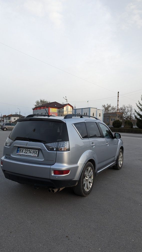 Mitsubishi Outlander, 2012, 4×4, 7 місць, дизель