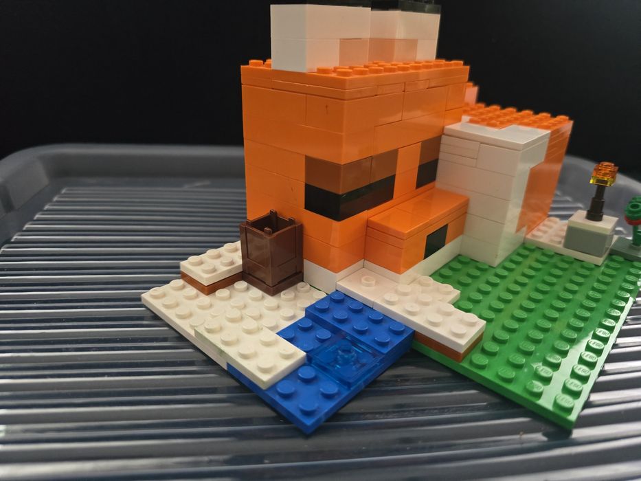 Lego minecraft 21178 - Siedlisko lisów