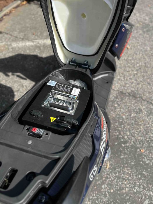 Електричний мопед Corso Hurrican 2500Вт літій-залізо-фосфатний