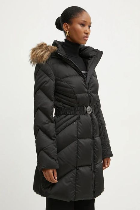 Płaszcz puchowy pikowany OLGA czarny Guess M