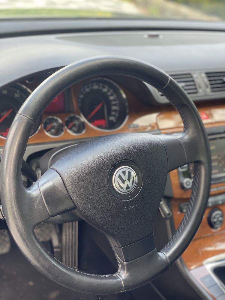 Volkswagen Passat 1.6 бензін 2006 рік