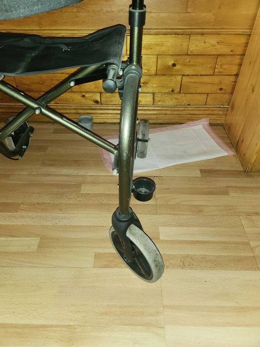 Chodzik czterokołowy