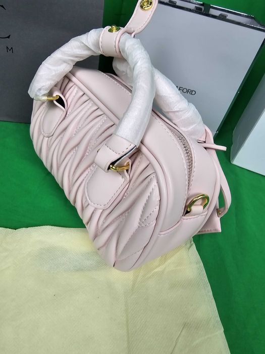 Torebka damska Miu Miu torba biznesowa rozowa pelne logowanie kuferek