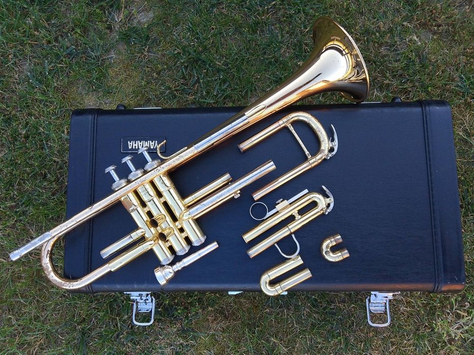 Trąbka Yamaha YTR 4320EG z kufrem i ustnikiem