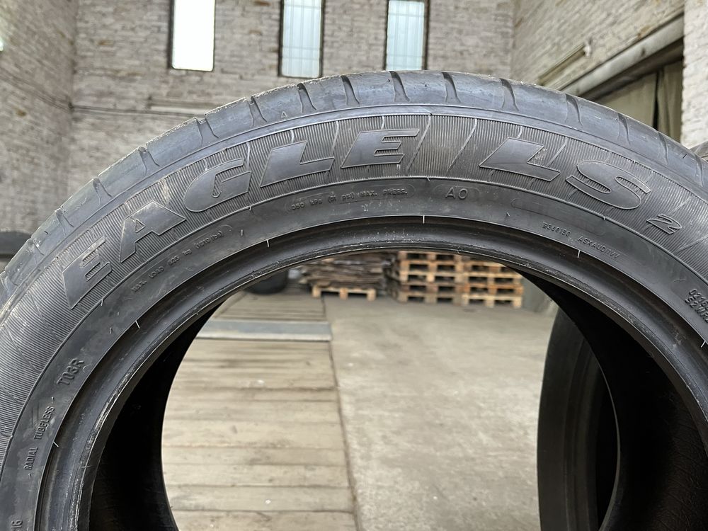 Goodyear Eagle LS2 235/55 R19