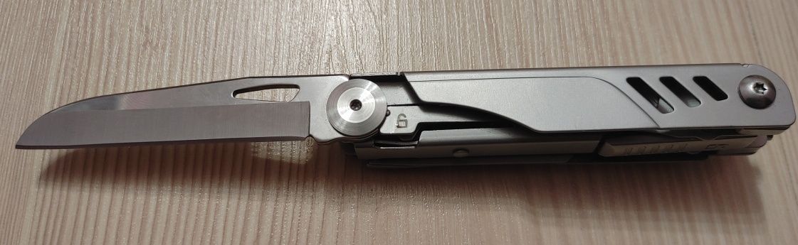 Multitool EDC, nóż, nożyczki itp.