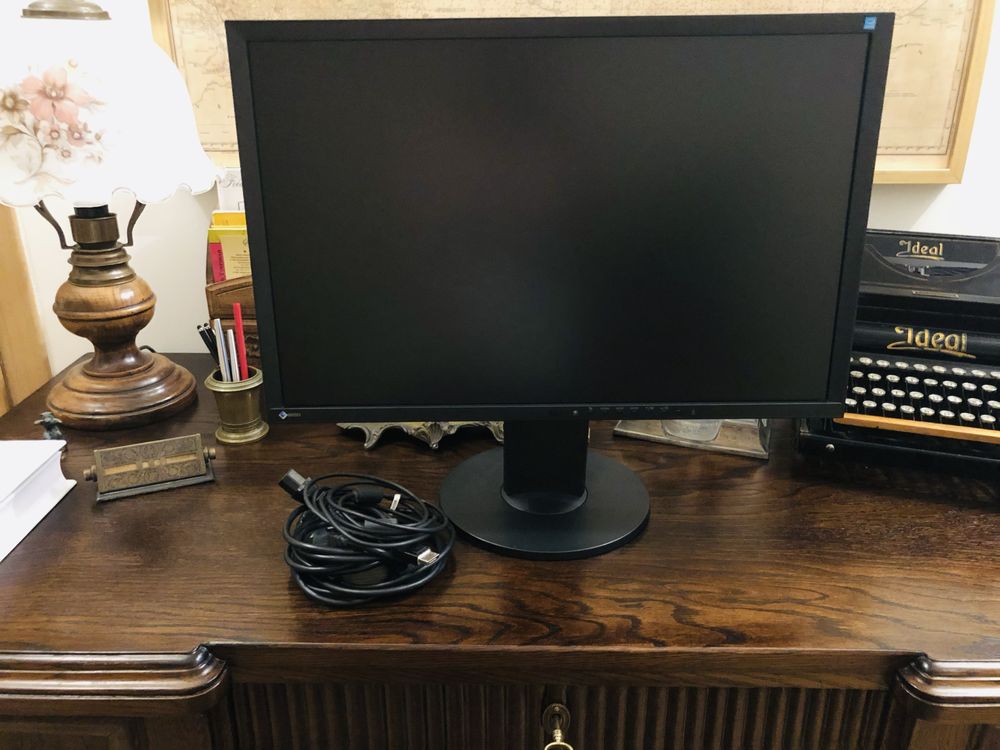 Monitor. EIZO FlexScan EV2436W. Monitor biznesowy 24 cale.