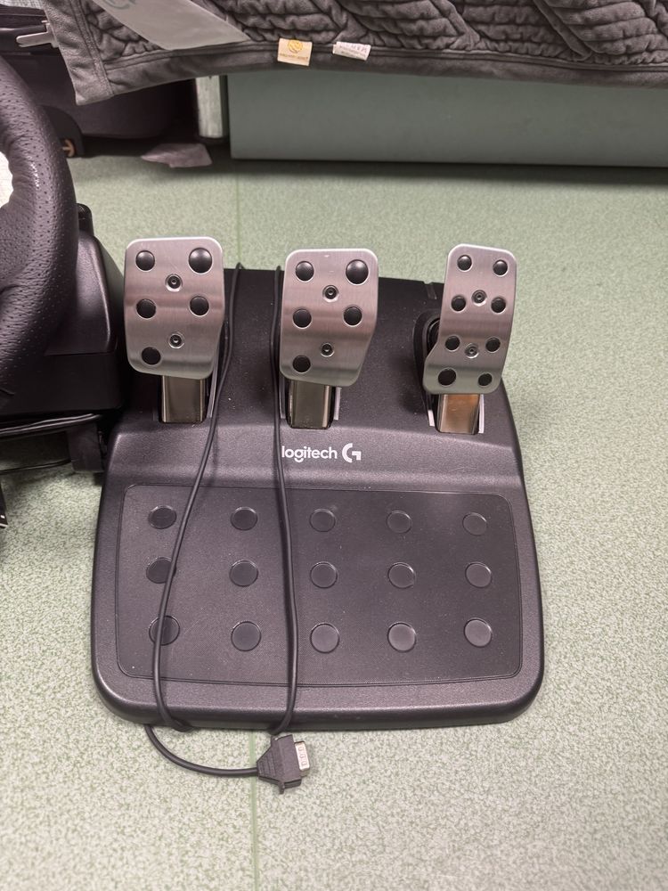 Logitech G920 + Shifter — zestaw w bardzo dobrym stanie