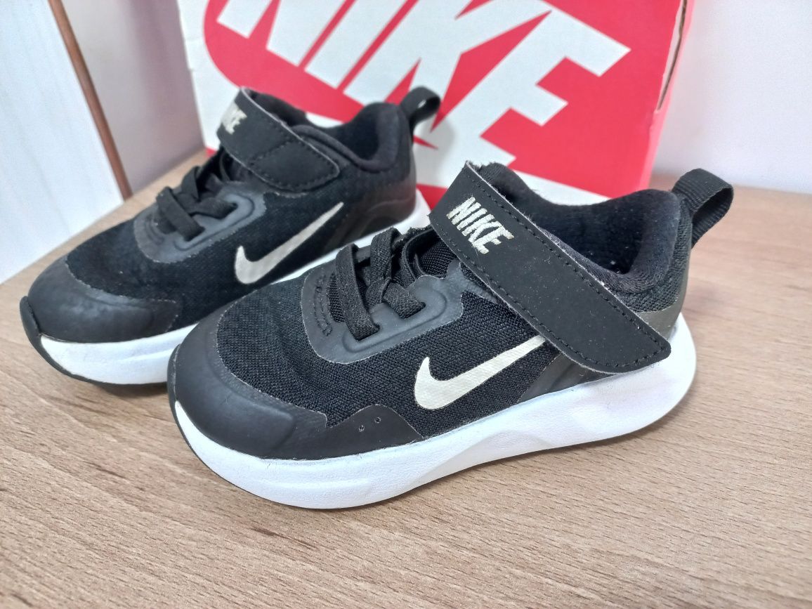 Buty dla dziecka nike rozmiar 22