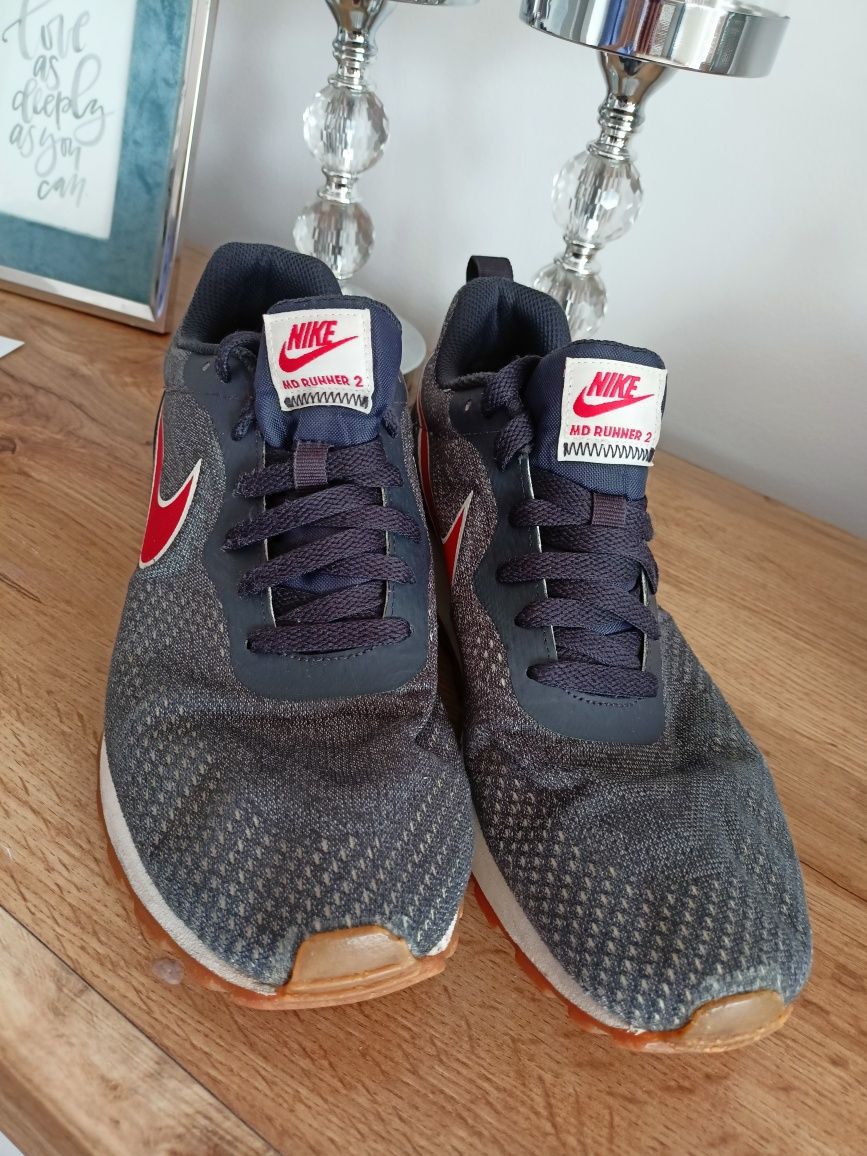 Buty Nike md runner 42
