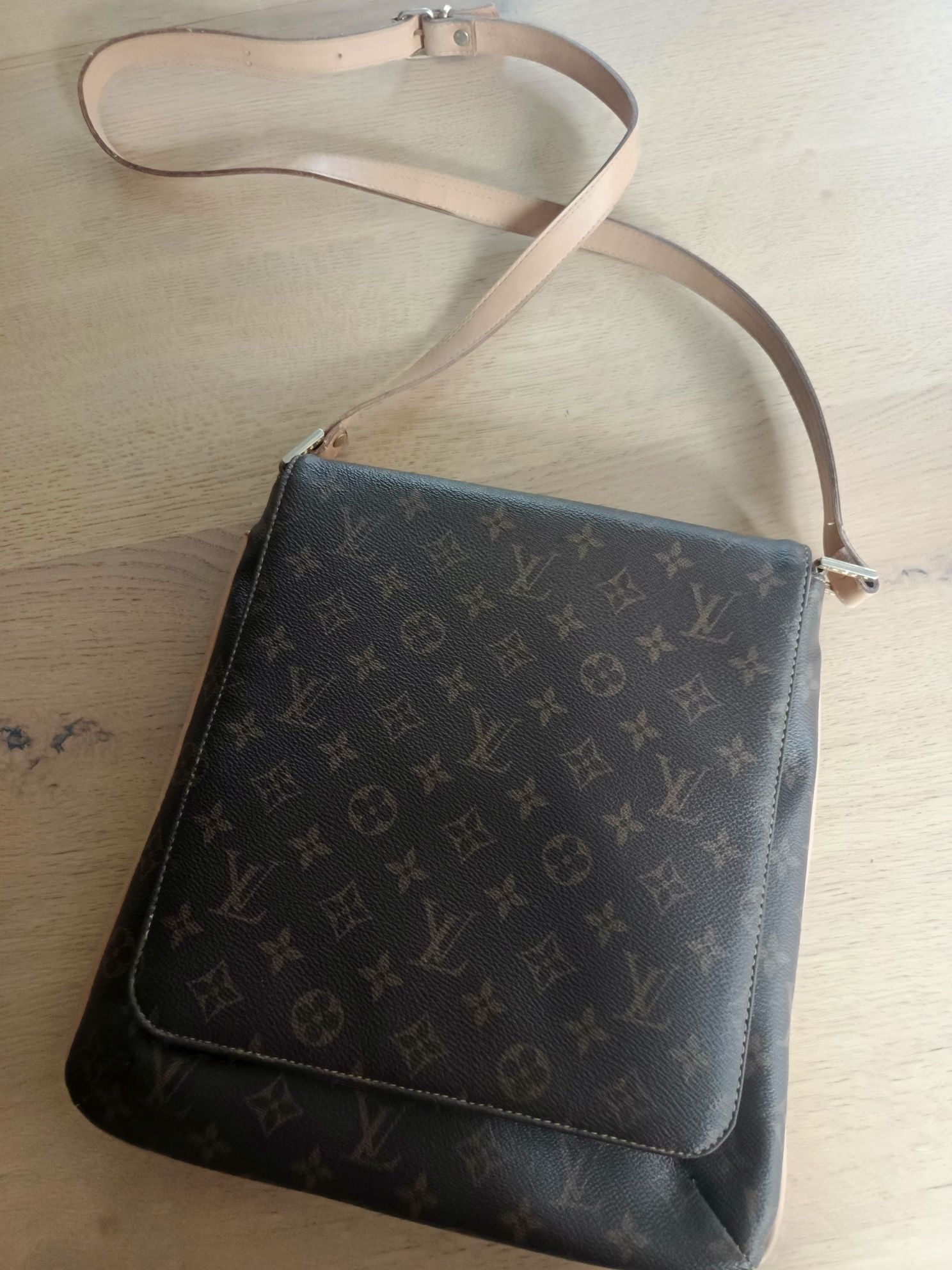 Louis Vuitton lv torba listonoszka skóra