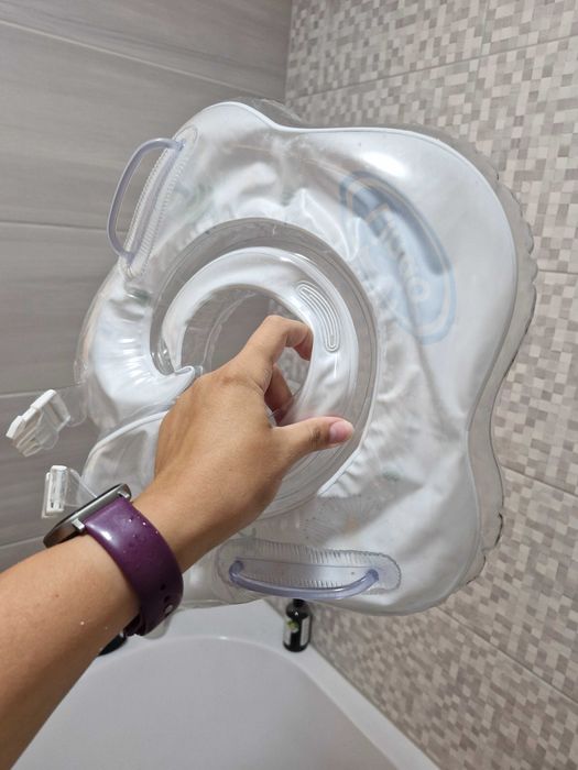 Круг дитячий на шию та губка в ванну