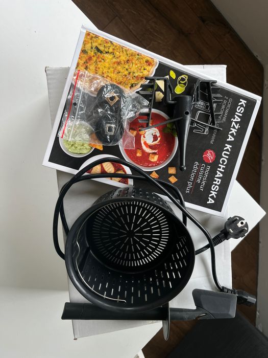 Monsieur Cuisine Édition Plus -ostatnio wymieniony noz, nowa Varoma