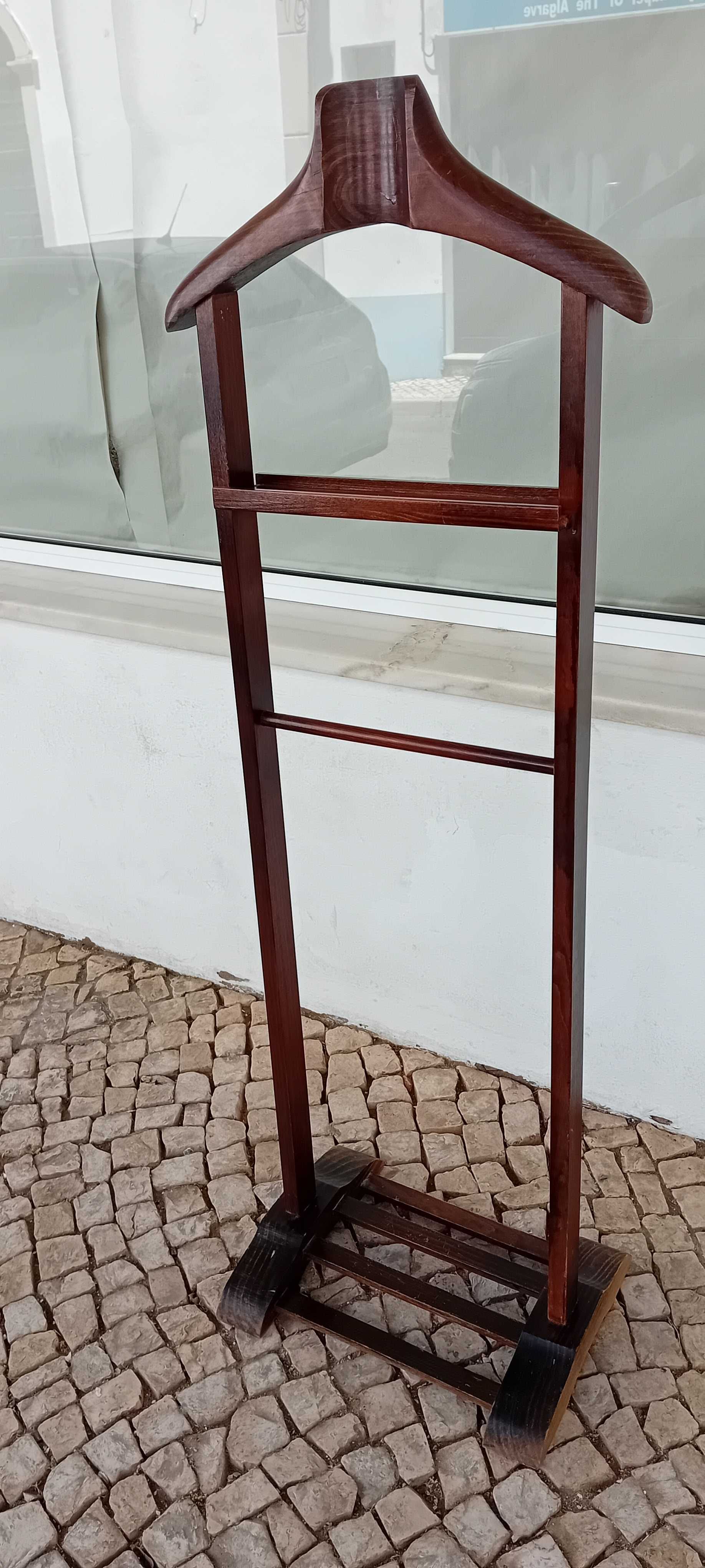 Cabide Antigo em Madeira com Pé
