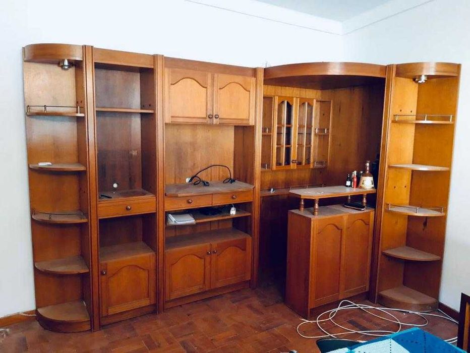 Bar e móvel de sala