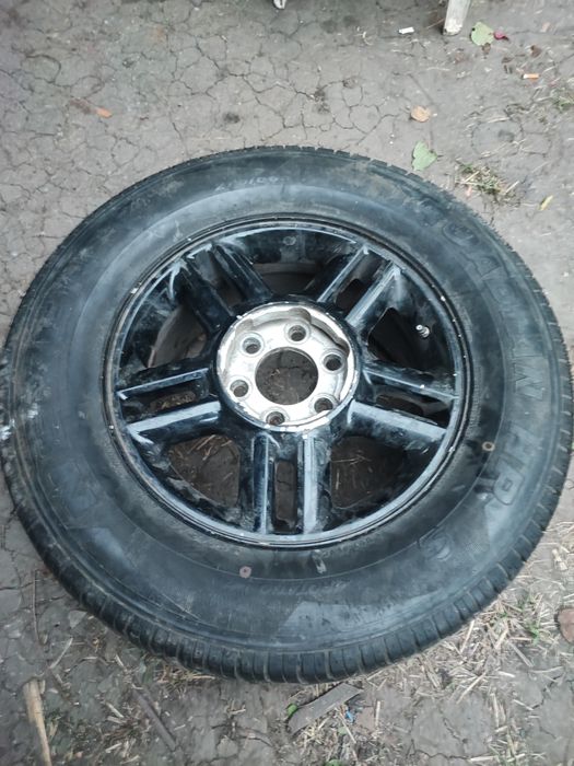 275 60 R17 с дисками 6*139,7