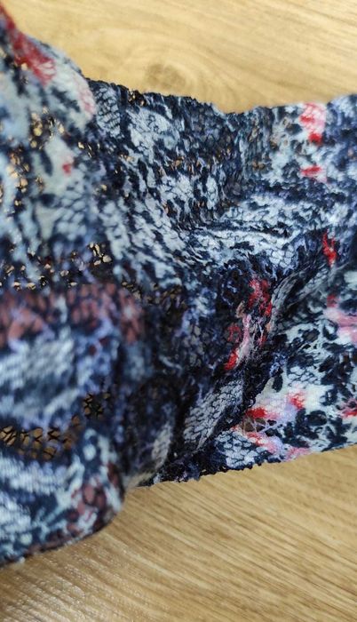 Bluzka w kwiaty firmy Zavanna