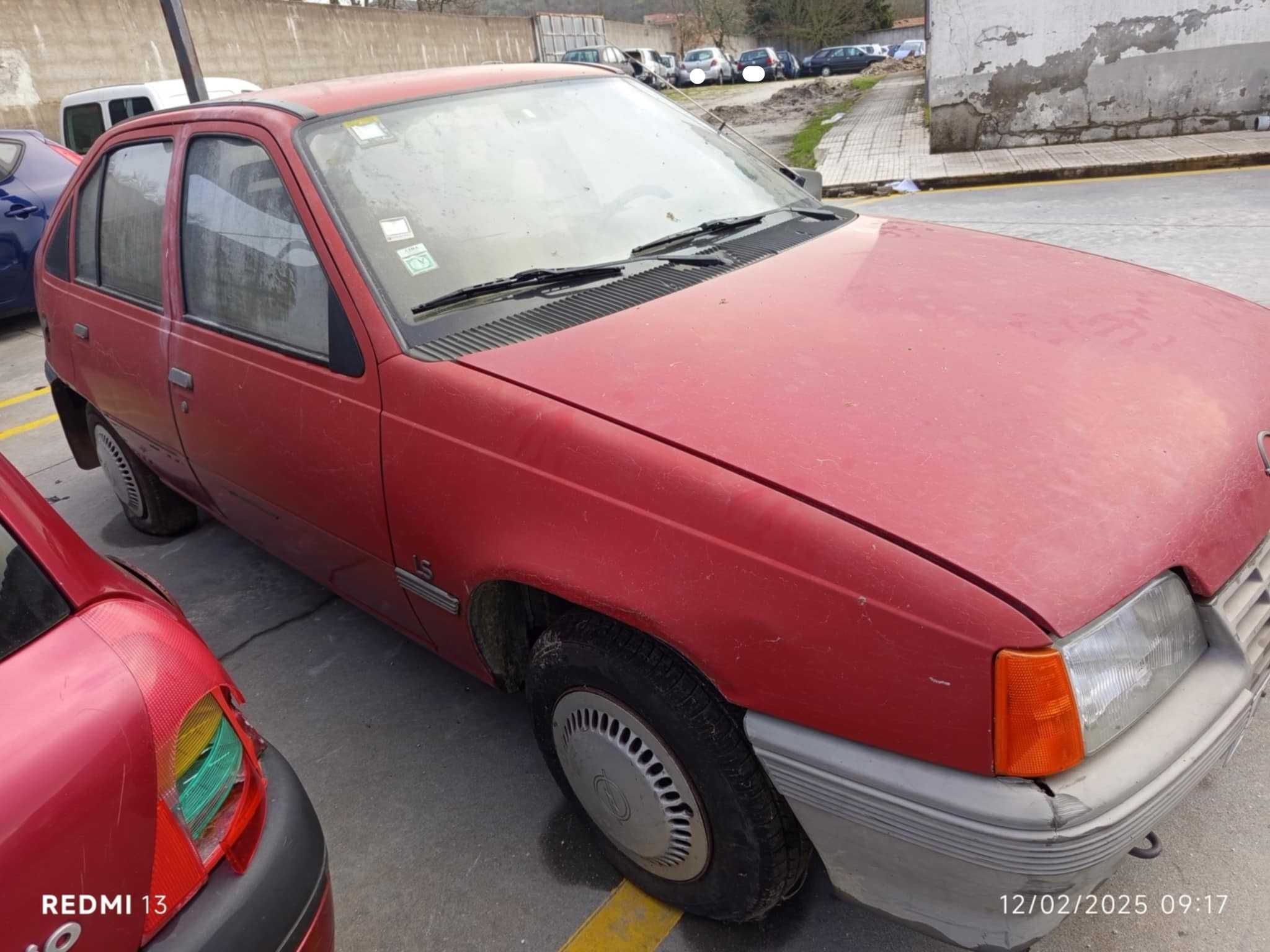 Para peças Opel Kadett 1.3 S ano 1985