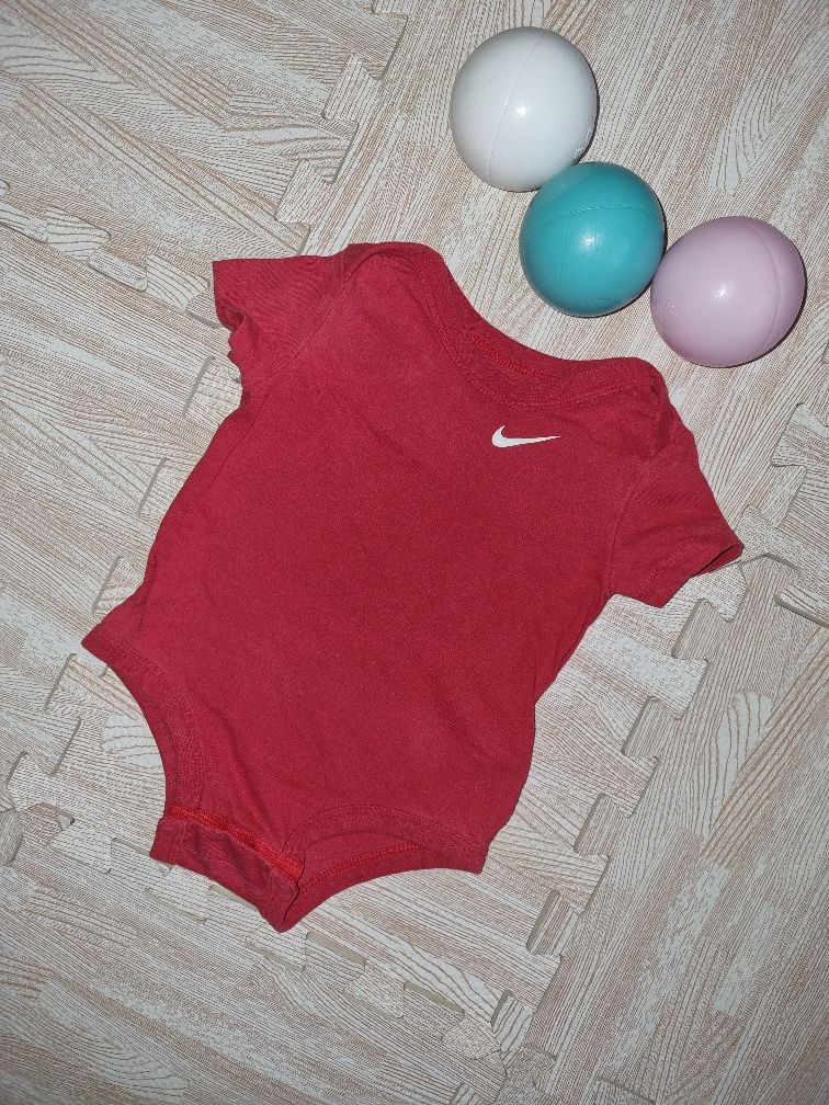 Body nike rozmiar 62-68