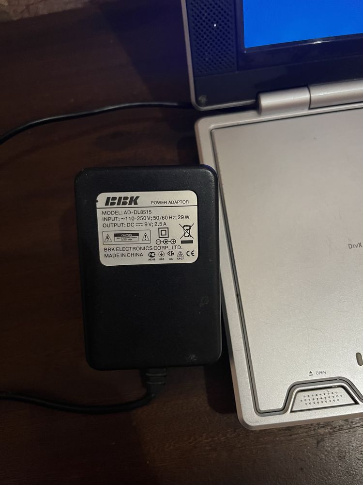 Портативний DVD плеєр BBK DL8515TI