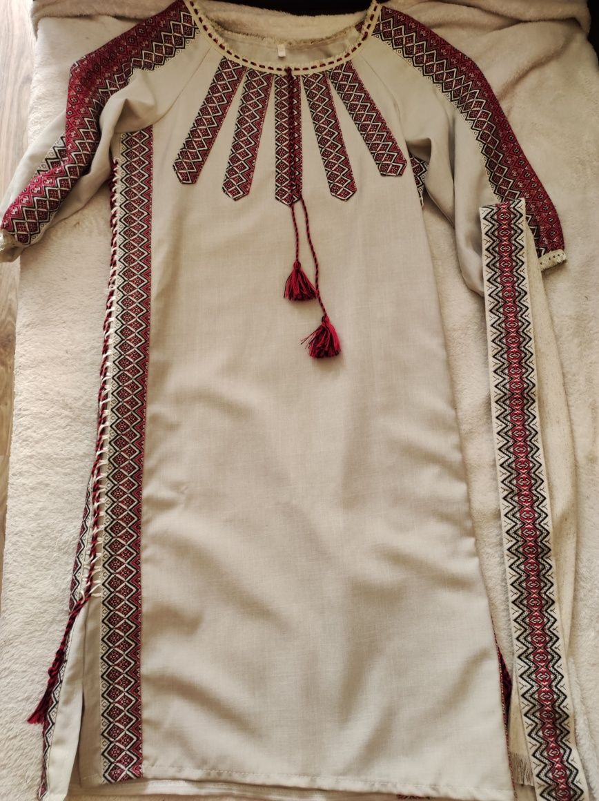 Сукня вишита лляна