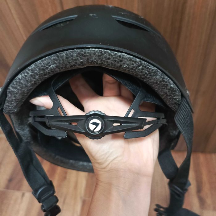 Dwa kaski rowerowe r.S/M 55-58cm