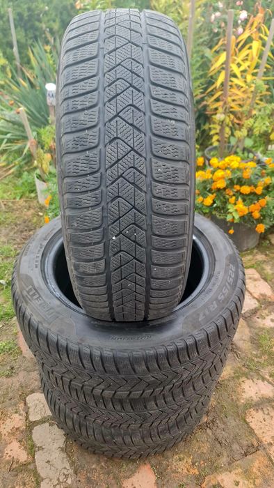 Opony zimowe Pirelli Sottozero 3 225/55R17 Runflat MOE komplet zima