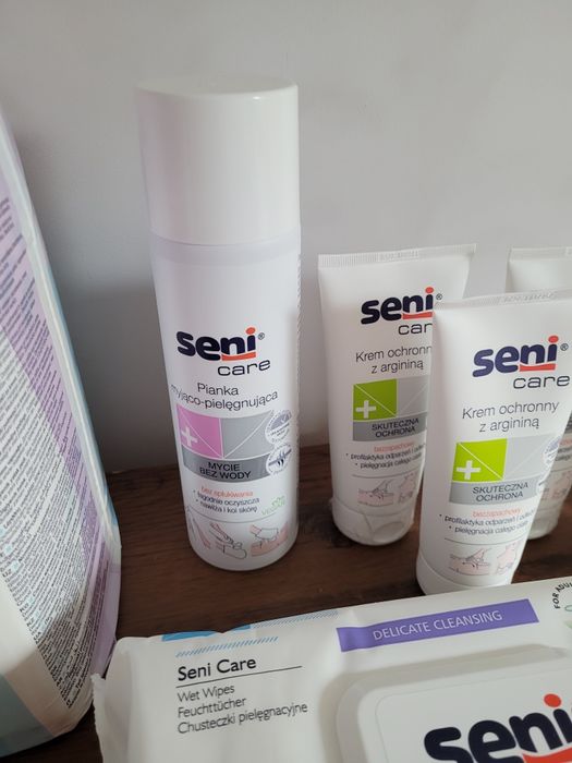 Seni care /1 pianka, 5 kremów, 1 paczka chusteczek 80 szt/