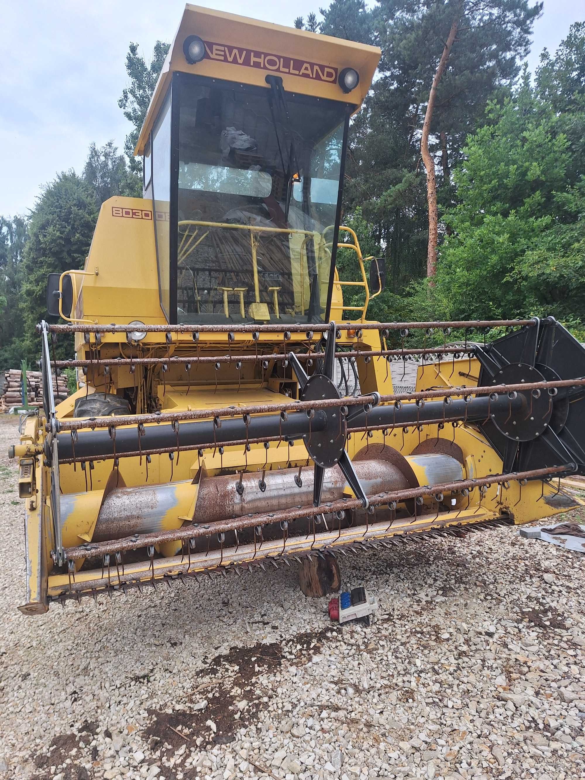 Kombajn zbożowy holland 8030