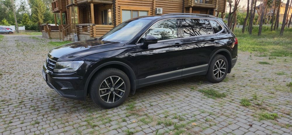 Volkswagen Tiguan 2021 г