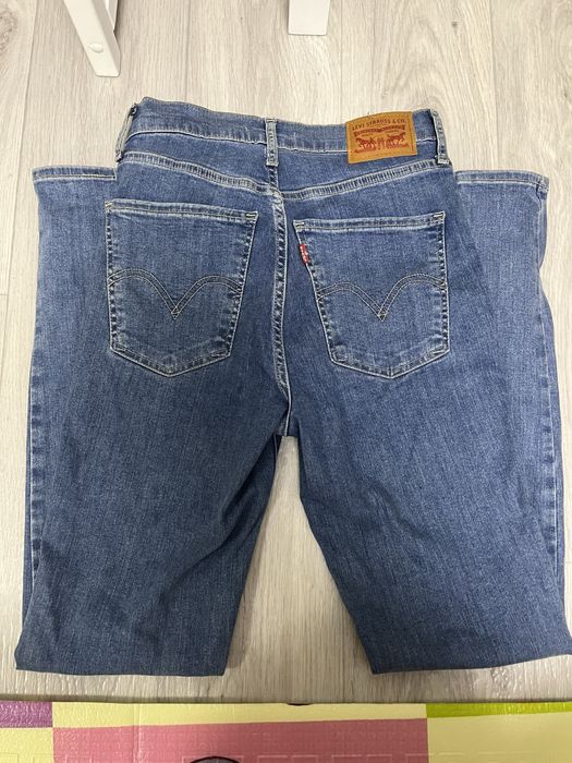 Жіночі джинси levis