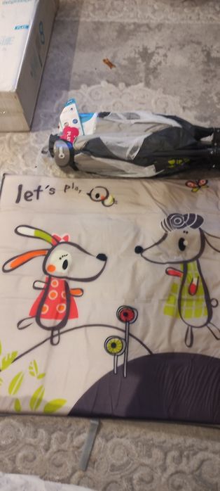 NOWE -Baby Design Łóżeczko, Kojec Play 105X105 Grey / Szary z Pieskami