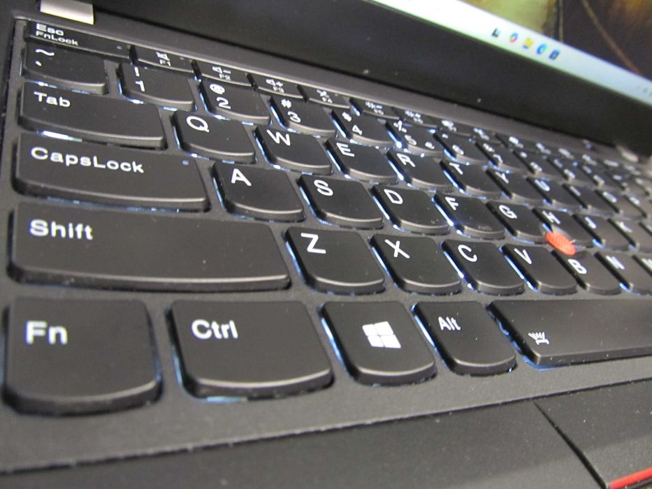 Cienki Lenovo Dotyk ThinkPad X280 i5 8350U 8GB dysk SSD 256GB laptop