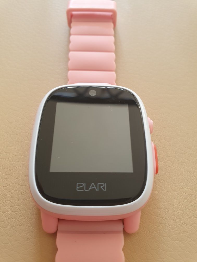 Детский телефон-часы с GPS трекером Elari FIXITIME 3 (Pink) ELFIT3PNK