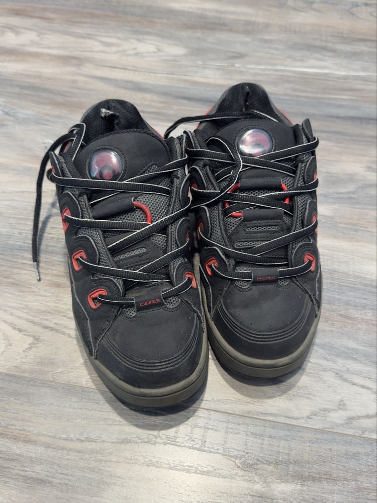 Osiris D3 OG black red