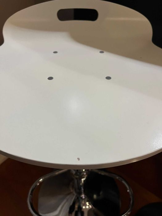 Duas banquetas de Bar Ajustáveis / Balcão