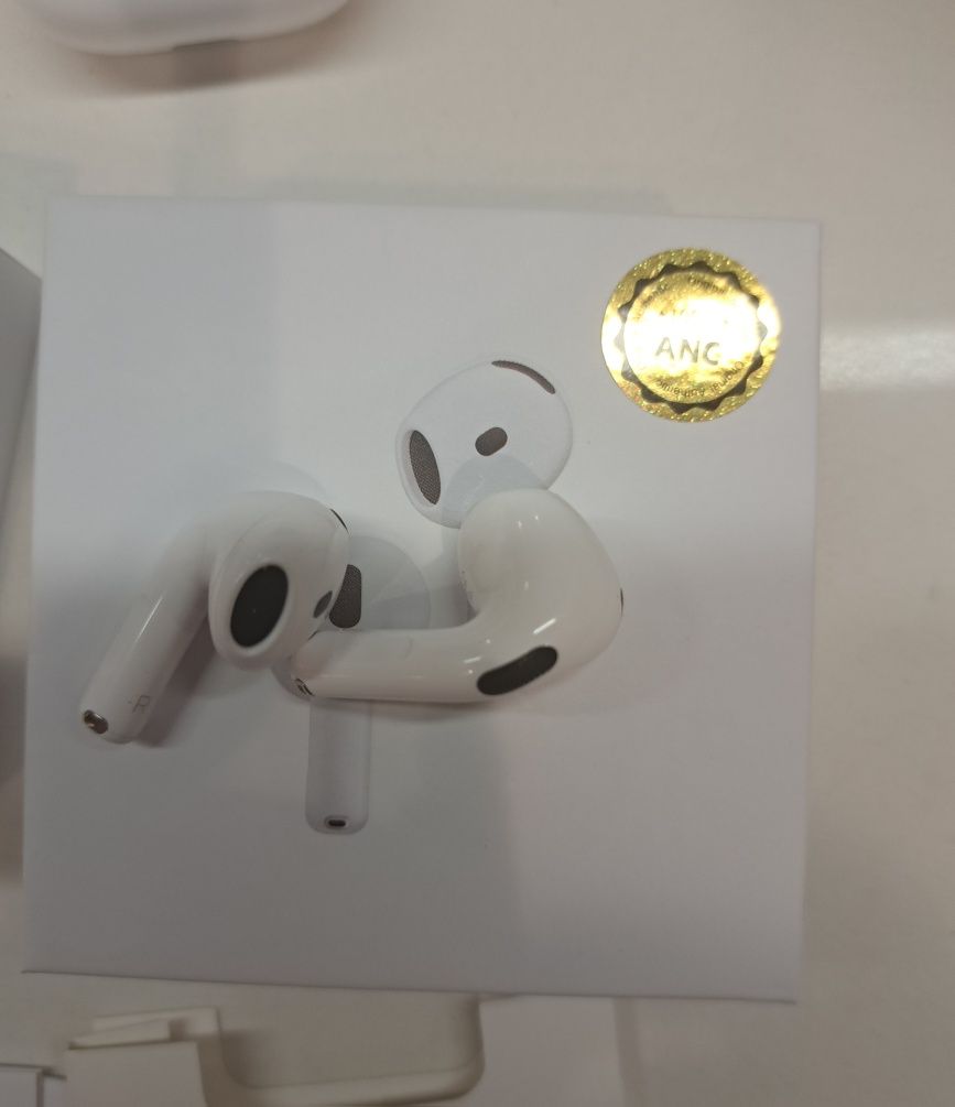 Airpods 4 ANC (Apple)