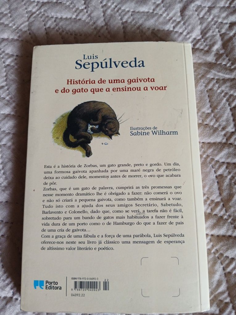 Historia de uma gaivota e dobgato que a ensinou a voar