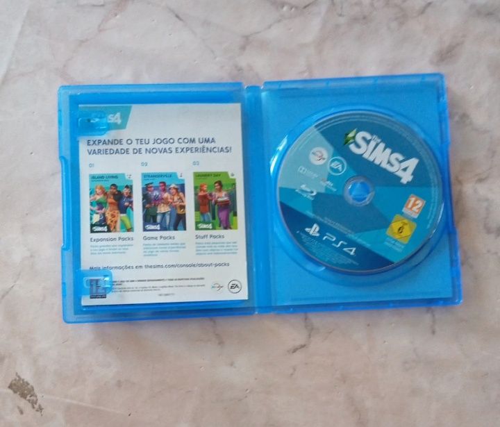The Sims 4 - Jogo para PS4 (Como Novo)
